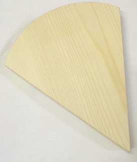 Панно из массива сосны, "кусочек сыра",  длина - 24 см.