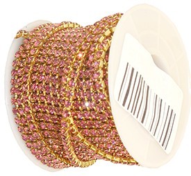 Стразовая цепь, цвет - розовый в золоте, размер страз SS8 (2,6 мм.), 1 м. 