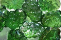 Галька стеклянная, плоская "Елочка"  размер 35 х 27 х 10 мм., зеленая