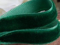  Лента бархатная, цвет - зеленый, 10 мм, 1 м.       