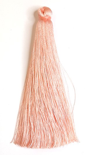 Кисточка декоративная шелковая, высота - 15 см., цвет - светлый лососевый