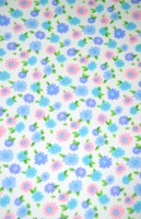 Ткань (хлопок 100%) на клеевой основе, цвет - голубые и розовые цветочки. 