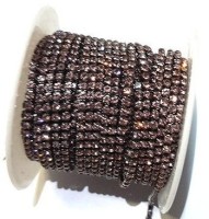 Стразовая цепь, цвет -  сиреневый в черной металлической оправе, размер страз SS 6 (2 мм.), 1 м. 