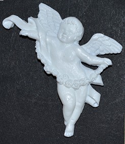 Декоративный пластиковый элемент "Ангел с лентой из роз"   