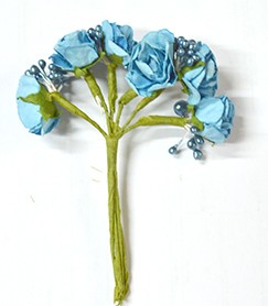 Декоративный букетик  "Голубые розочки и бутоны" 