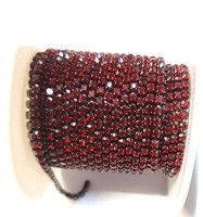 Стразовая цепь, цвет -  темно-красный в темно-красной металлической оправе, размер страз SS 6 (2 мм.), 1 м. 
