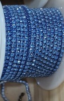 Стразовая цепь, цвет -  голубые стразы в голубой оправе, размер страз SS 6 (2 мм.), 1 м.       