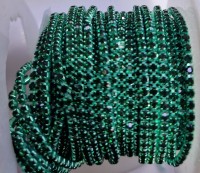 Стразовая цепь, цвет -  зеленый в зеленой металлической оправе, размер страз SS 6 (2 мм.), 1 м.  